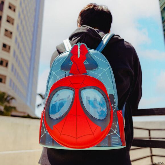 SDCC Limited Edition Spider-Man Lenticular Glow Mini Backpack - Picture 4 of 9